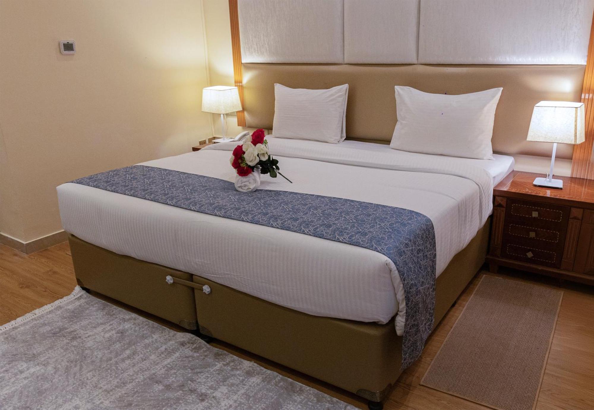 Vendome Plaza Hotel Dubai Dış mekan fotoğraf