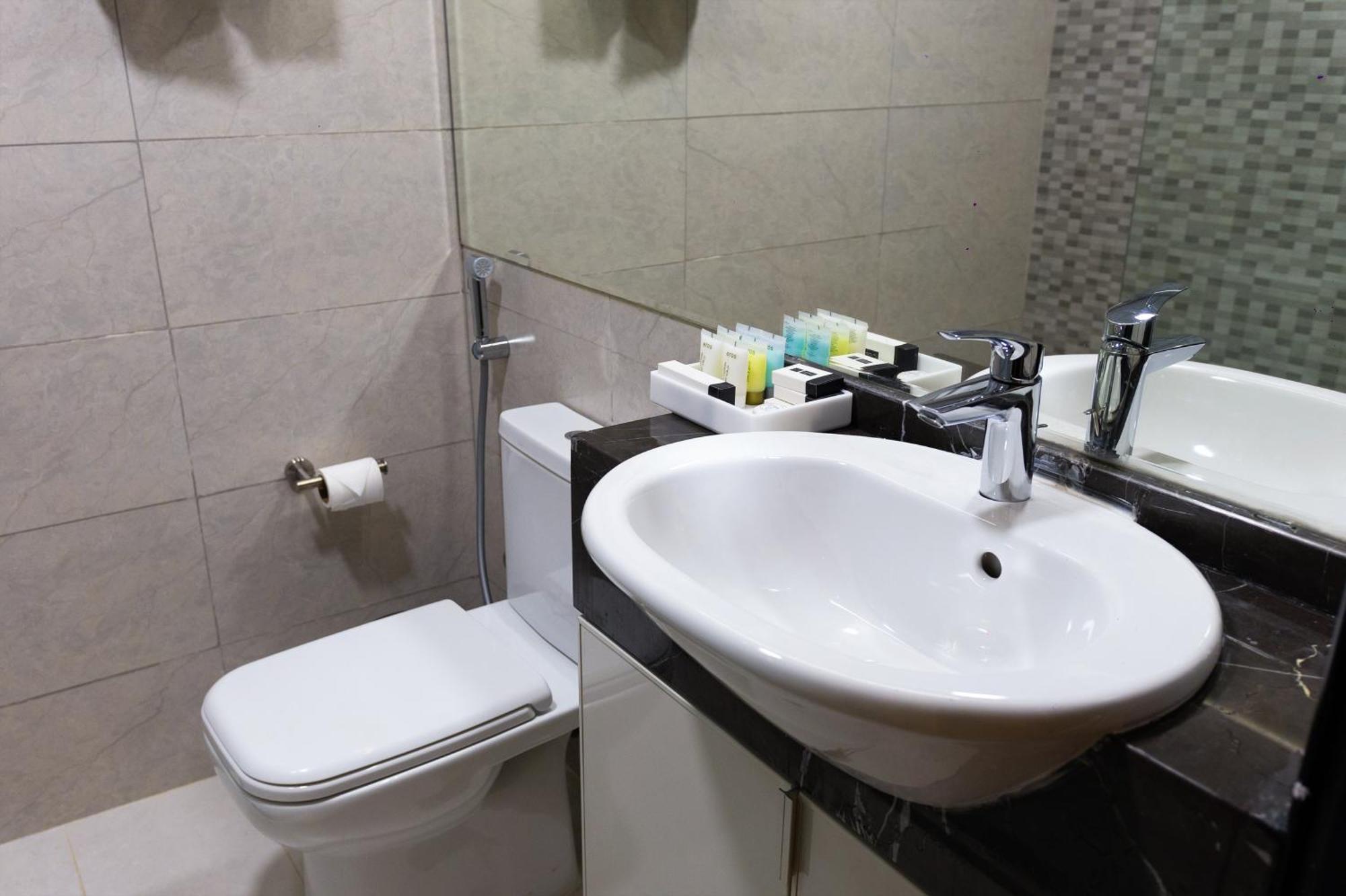 Vendome Plaza Hotel Dubai Dış mekan fotoğraf